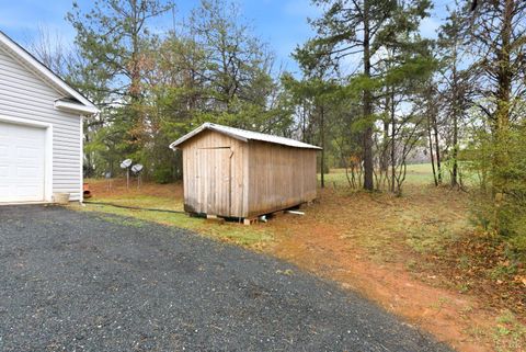 Tiny photo for 10406 Richmond Highway, Lynchburg, VA 24504 (MLS # 366557)