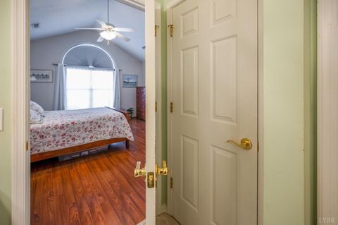 Tiny photo for 1099 Jefferson Way Way, Forest, VA 24551 (MLS # 365322)