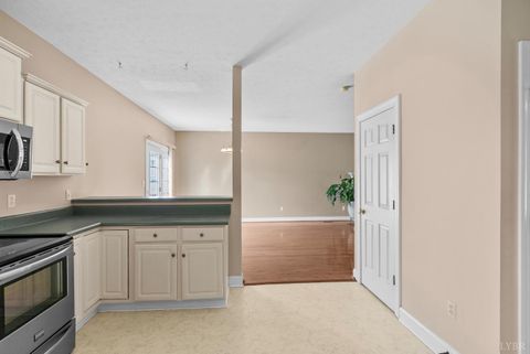 Tiny photo for 324 Wyndhurst Dr, Lynchburg, VA 24502 (MLS # 362114)