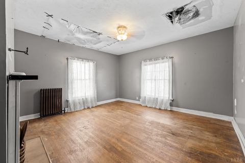 Tiny photo for 1111 Jackson Street, Lynchburg, VA 24504 (MLS # 364076)