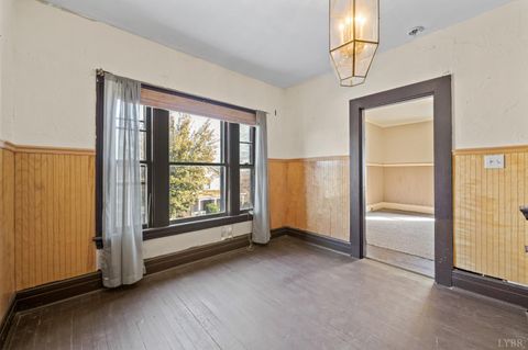 Tiny photo for 1111 Jackson Street, Lynchburg, VA 24504 (MLS # 364076)