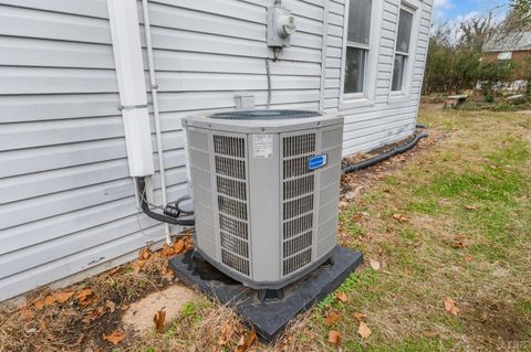 Tiny photo for 2016 Pansy St St, Lynchburg, VA 24503 (MLS # 363711)