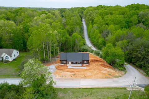 Tiny photo for 45 Twin Lake Dr, Bedford, VA 24523 (MLS # 366079)