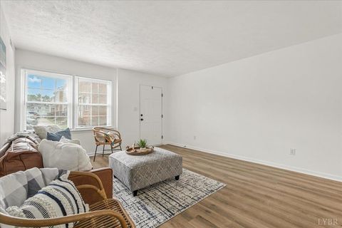 Tiny photo for 3501 Fort Avenue #17-18, Lynchburg, VA 24501 (MLS # 362858)