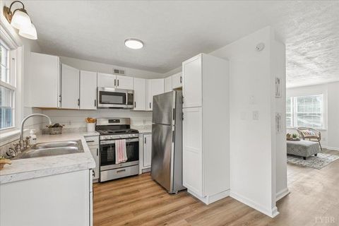 Tiny photo for 3501 Fort Avenue #17-18, Lynchburg, VA 24501 (MLS # 362858)