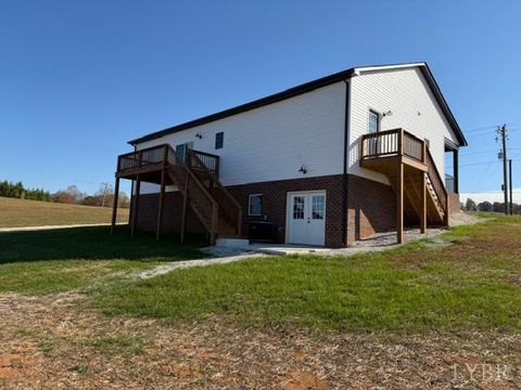 Tiny photo for 2779 Oakville Road, Appomattox, VA 24522 (MLS # 363570)