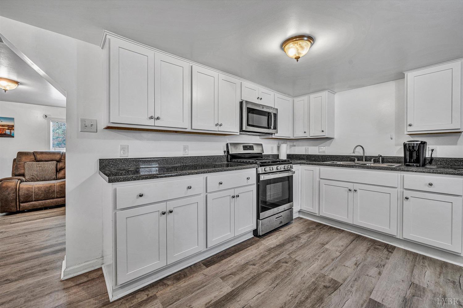 504 Spinnaker Way, Moneta, Virginia image 9