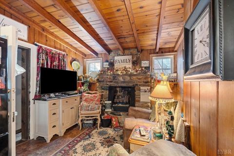 Tiny photo for 1670 Church Street St, Appomattox, VA 24522 (MLS # 356892)