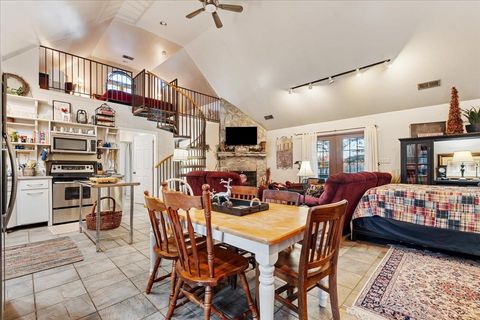 Tiny photo for 1670 Church Street St, Appomattox, VA 24522 (MLS # 356892)