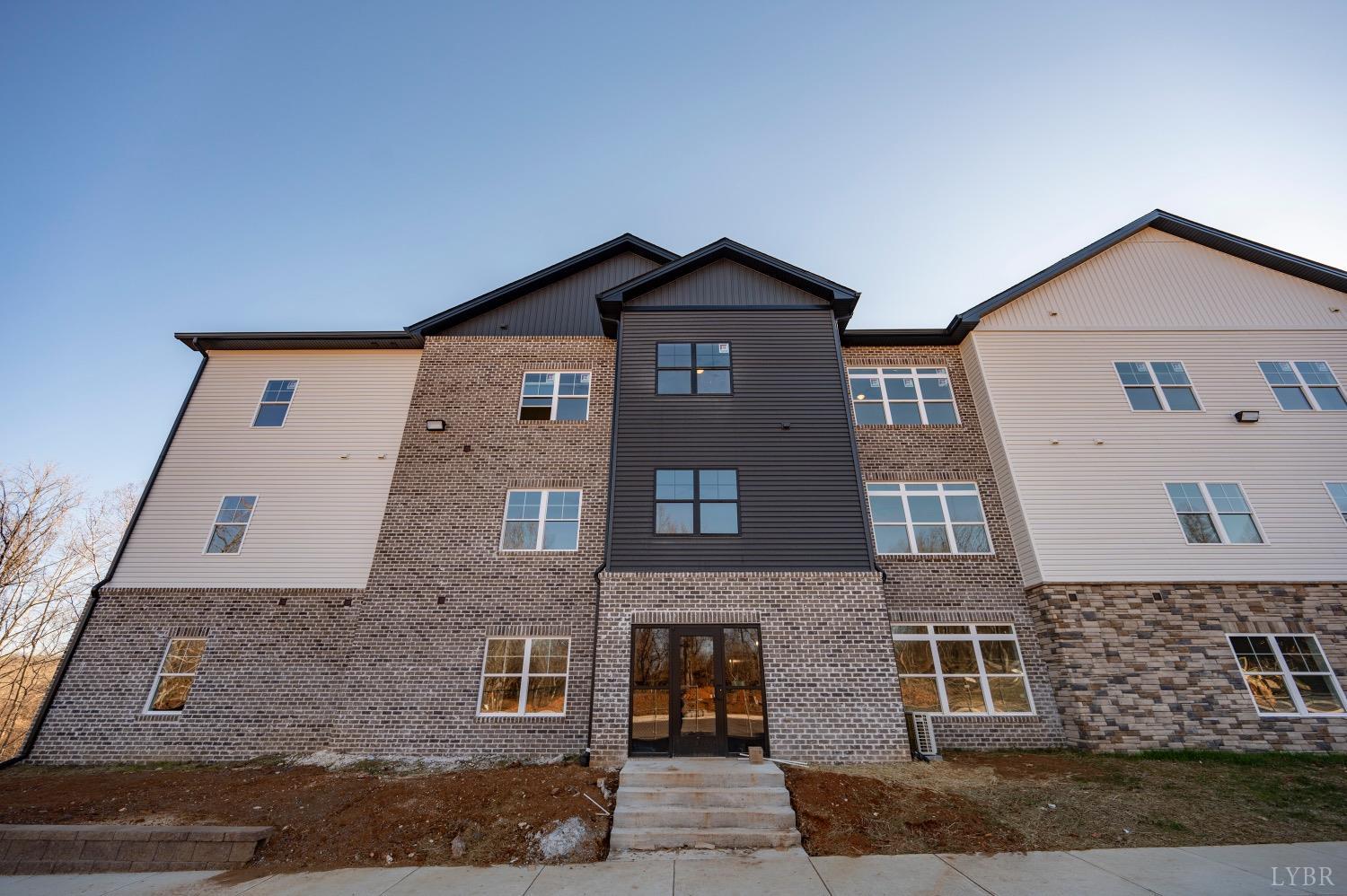 128 Brenleigh Court, Lynchburg, Virginia image 1
