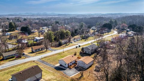 Tiny photo for 528 Sweeney Circle, Forest, VA 24551 (MLS # 364845)