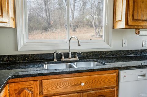 Tiny photo for 528 Sweeney Circle, Forest, VA 24551 (MLS # 364845)