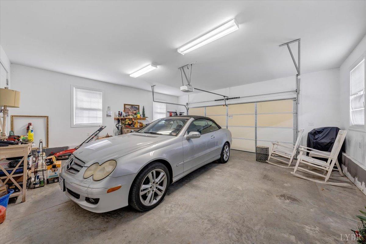 Lynchburg, Virginia 24502, United States, 3 Bedrooms Bedrooms, ,2 BathroomsBathrooms,Residential,Active,76709