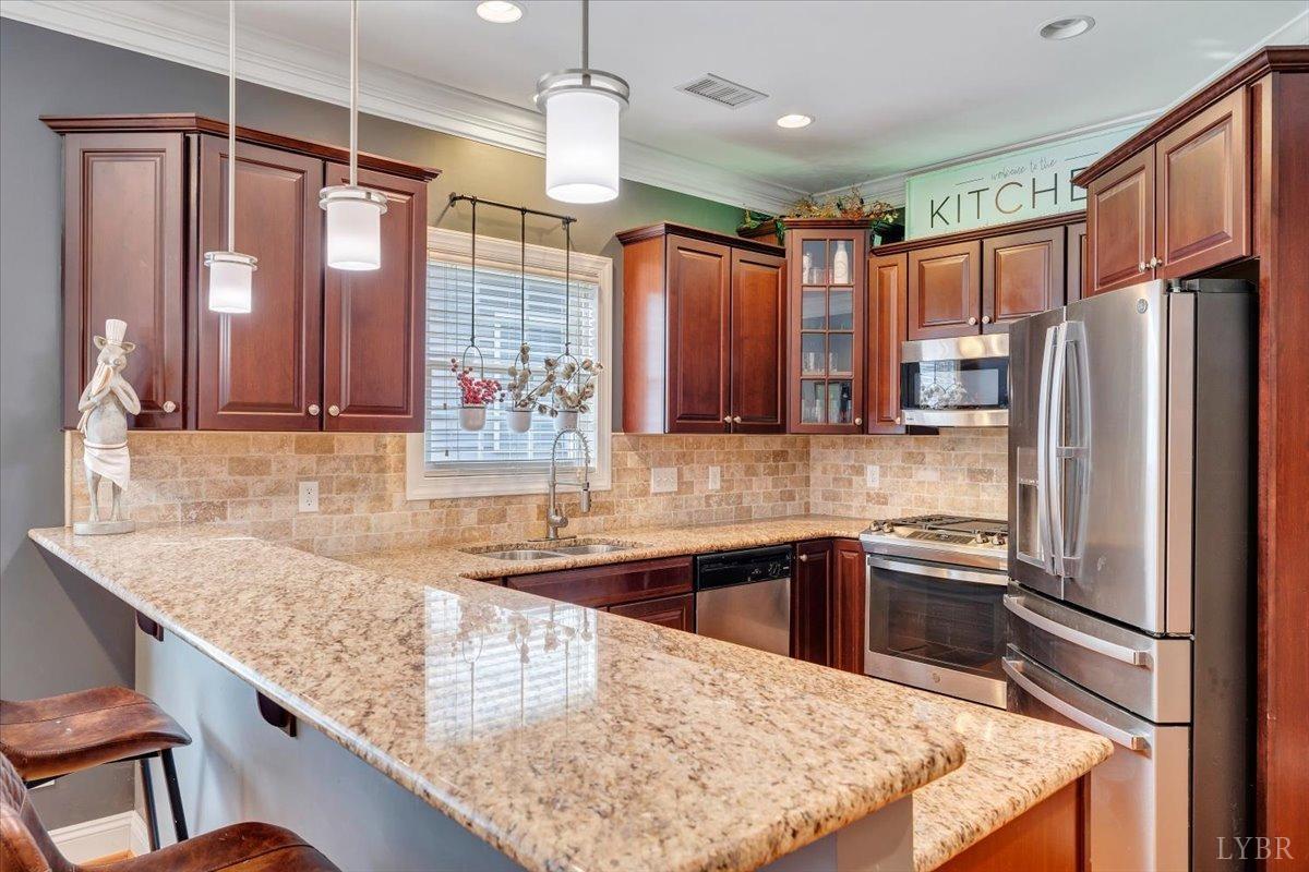 Lynchburg, Virginia 24502, United States, 3 Bedrooms Bedrooms, ,2 BathroomsBathrooms,Residential,Active,76709