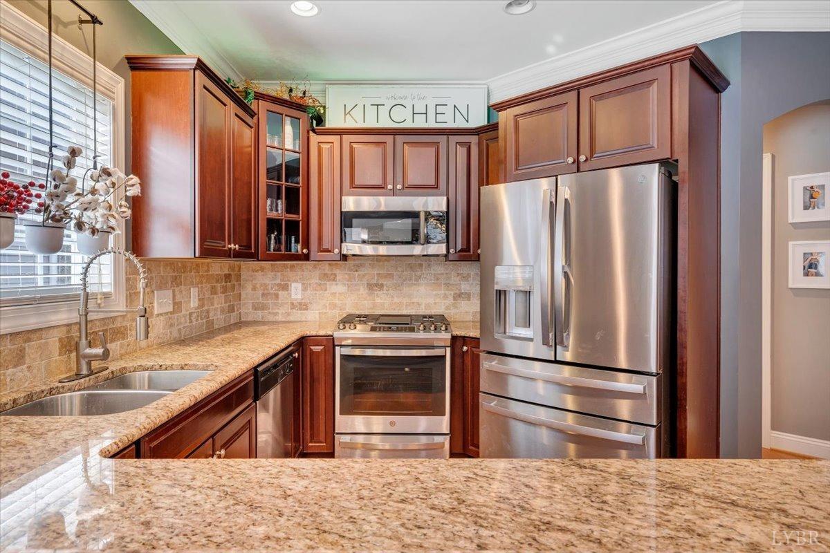 Lynchburg, Virginia 24502, United States, 3 Bedrooms Bedrooms, ,2 BathroomsBathrooms,Residential,Active,76709