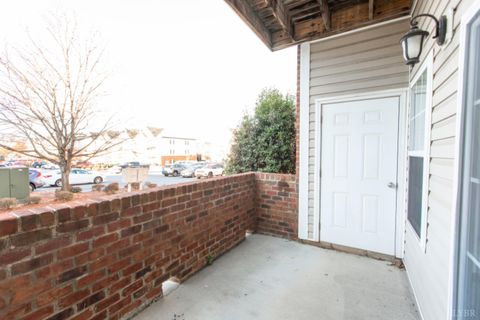 Tiny photo for 206 Capstone Drive Dr #104, Lynchburg, VA 24502 (MLS # 363012)