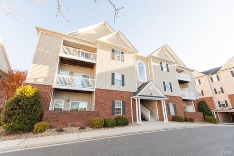 Photo of 206 Capstone Drive Dr #104, Lynchburg, VA 24502 (MLS # 363012)