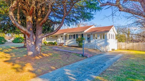 Tiny photo for 2208 Mimosa Drive, Lynchburg, VA 24503 (MLS # 363905)