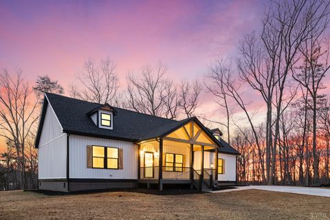 Tiny photo for 200 Saunders Point Road, Huddleston, VA 24104 (MLS # 364415)