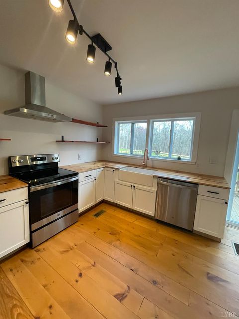 Tiny photo for 400 N Powells Island Road, Arrington, VA 22922 (MLS # 365362)