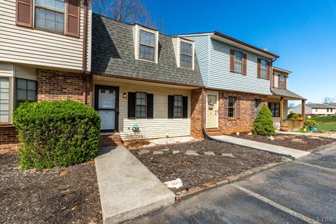 Tiny photo for 15 Beacon Court, Lynchburg, VA 24502 (MLS # 365137)