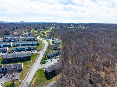 Tiny photo for 15 Beacon Court, Lynchburg, VA 24502 (MLS # 365137)