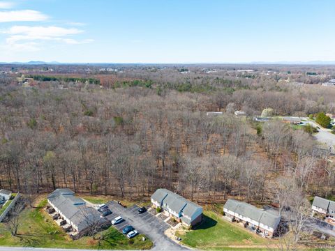 Tiny photo for 15 Beacon Court, Lynchburg, VA 24502 (MLS # 365137)