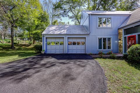 Tiny photo for 2120 Surrey Place, Lynchburg, VA 24503 (MLS # 362308)