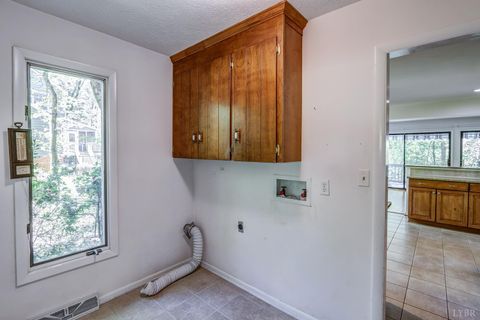 Tiny photo for 2120 Surrey Place, Lynchburg, VA 24503 (MLS # 362308)