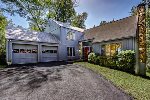 Tiny photo for 2120 Surrey Place, Lynchburg, VA 24503 (MLS # 362308)