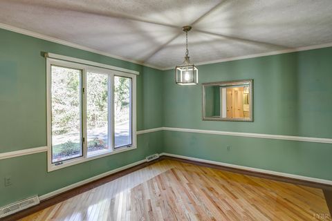 Tiny photo for 2120 Surrey Place, Lynchburg, VA 24503 (MLS # 362308)