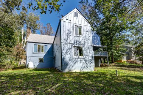 Tiny photo for 2120 Surrey Place, Lynchburg, VA 24503 (MLS # 362308)