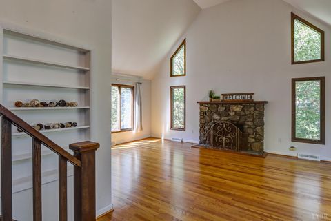 Tiny photo for 2120 Surrey Place, Lynchburg, VA 24503 (MLS # 362308)