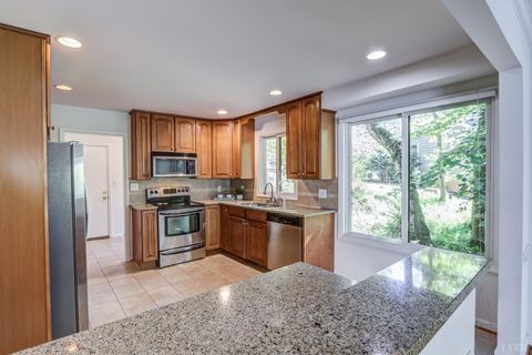 Tiny photo for 2120 Surrey Place, Lynchburg, VA 24503 (MLS # 362308)