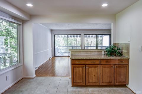 Tiny photo for 2120 Surrey Place, Lynchburg, VA 24503 (MLS # 362308)