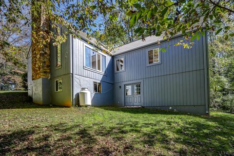 Tiny photo for 2120 Surrey Place, Lynchburg, VA 24503 (MLS # 362308)