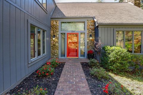 Tiny photo for 2120 Surrey Place, Lynchburg, VA 24503 (MLS # 362308)