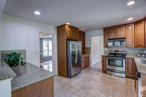 Tiny photo for 2120 Surrey Place, Lynchburg, VA 24503 (MLS # 362308)