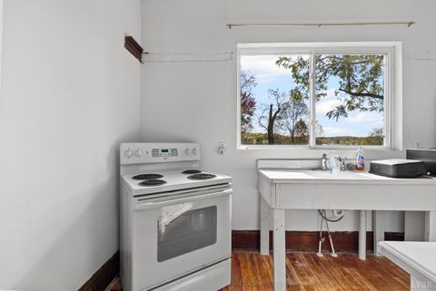 Tiny photo for 199 Peninsula Point, Lynch Station, VA 24571 (MLS # 362734)