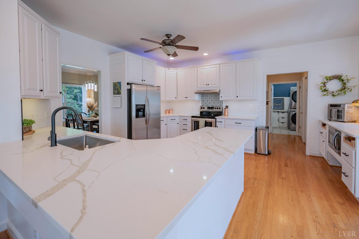 816 Ivy Lake Drive, Forest, Virginia image 9