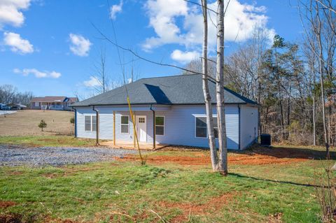 Tiny photo for 681 Cornfield Lane, Appomattox, VA 24522 (MLS # 363821)