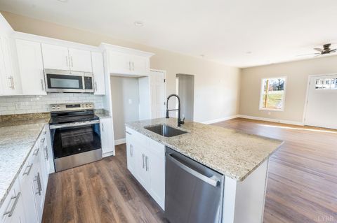 Tiny photo for 681 Cornfield Lane, Appomattox, VA 24522 (MLS # 363821)