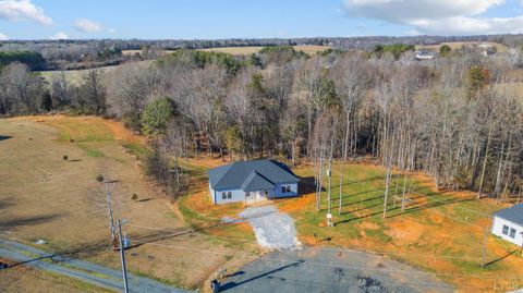 Tiny photo for 681 Cornfield Lane, Appomattox, VA 24522 (MLS # 363821)