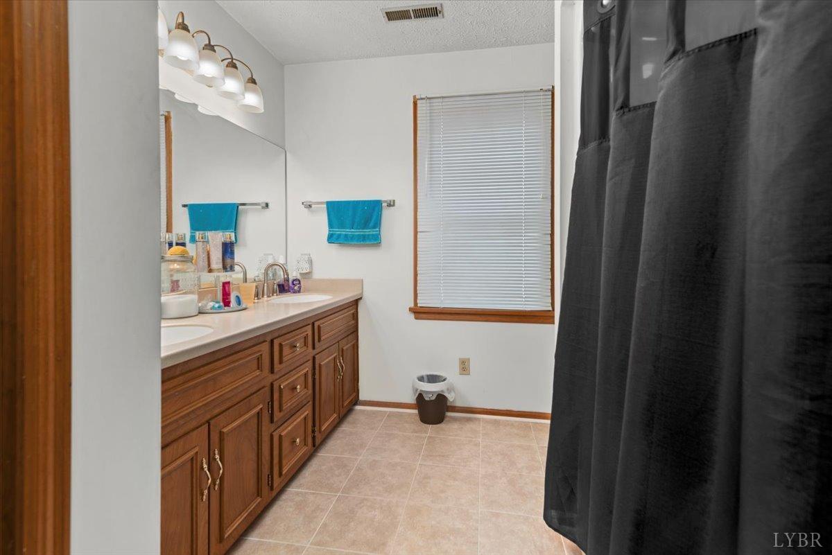 306 Fox Runn Drive, Lynchburg, Virginia image 36