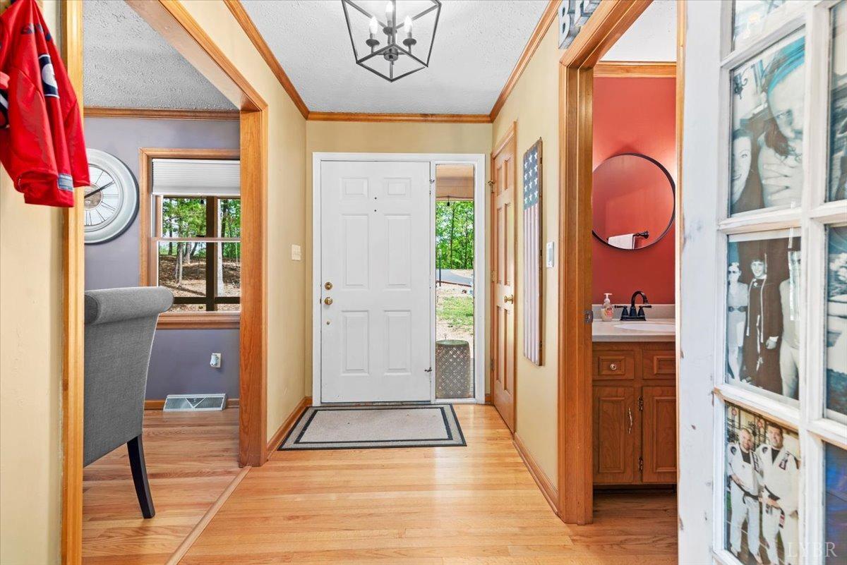306 Fox Runn Drive, Lynchburg, Virginia image 8