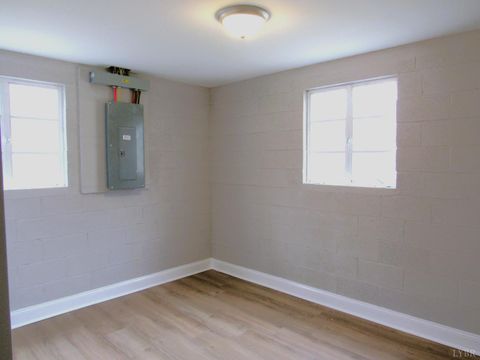 Tiny photo for 207 Martins Lane, Madison Heights, VA 24572 (MLS # 364817)