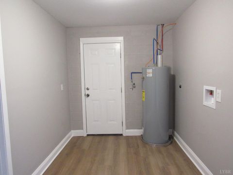 Tiny photo for 207 Martins Lane, Madison Heights, VA 24572 (MLS # 364817)