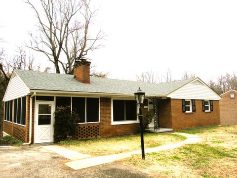 Tiny photo for 207 Martins Lane, Madison Heights, VA 24572 (MLS # 364817)