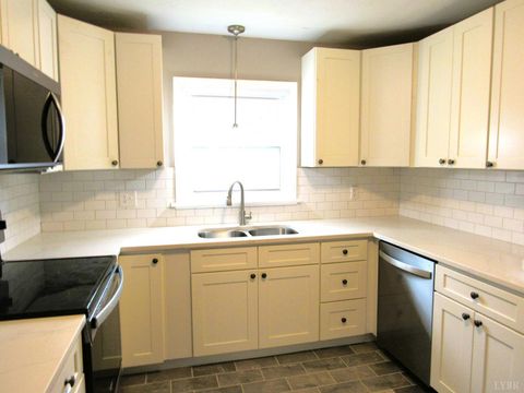 Tiny photo for 207 Martins Lane, Madison Heights, VA 24572 (MLS # 364817)