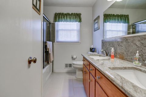 Tiny photo for 211 Robin Drive, Lynchburg, VA 24502 (MLS # 364178)